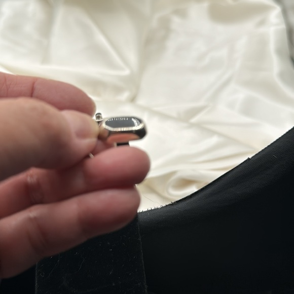 Sterling Silver and Black Onyx Earrings. - Picture 4 of 5